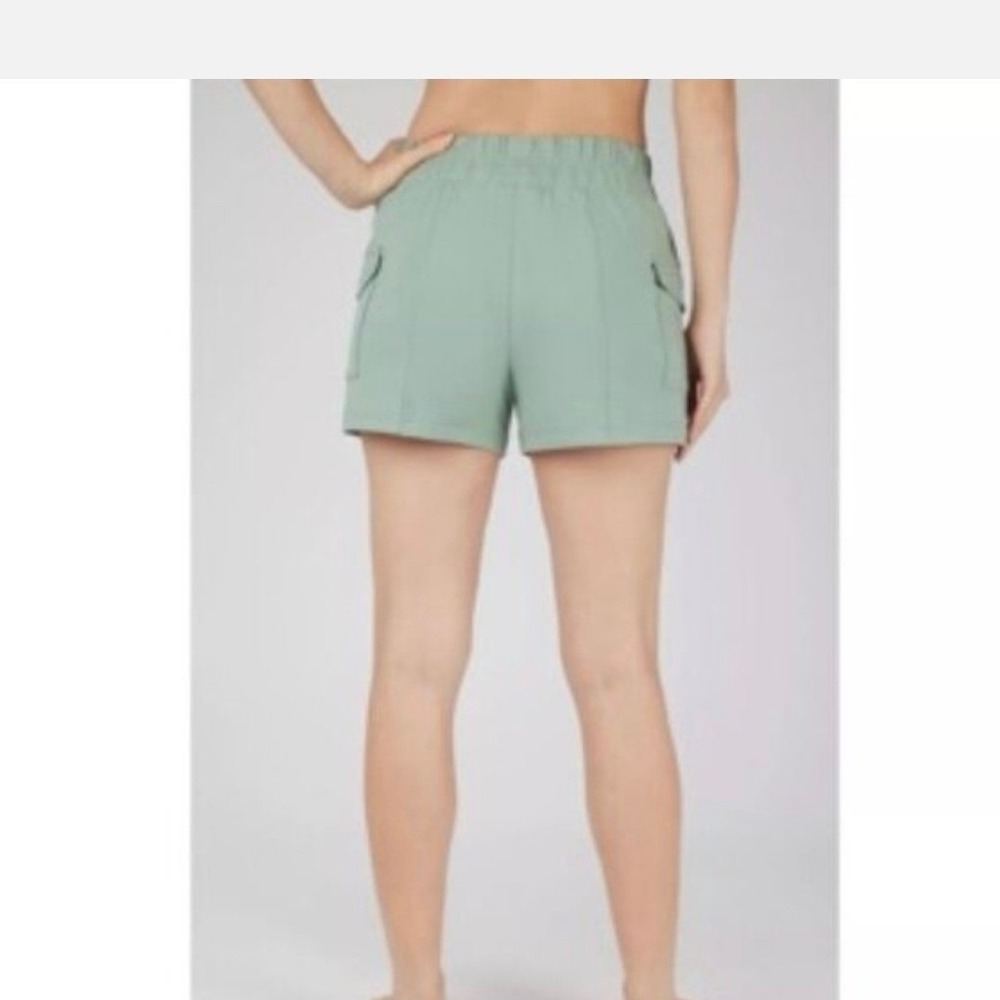Yogalicious Trail Path Commuter Outdoor Shorts Sage Green Cargo Hiking Womens L - Picture 2 of 5